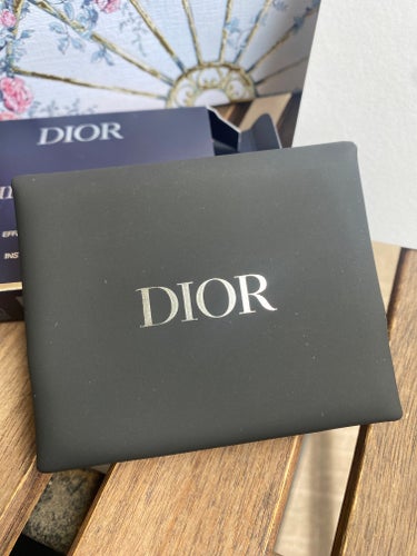 ディオール  スキン マティファイング ペーパー  100枚入り (オンライン数量限定品) /Dior/あぶらとり紙を使ったクチコミ（2枚目）