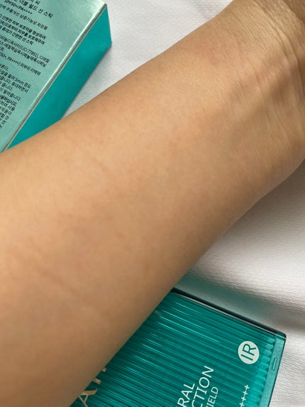 ナチュラル パーフェクション ダブル シールド サンスティック/AHC/日焼け止めスティックを使ったクチコミ(5枚目)