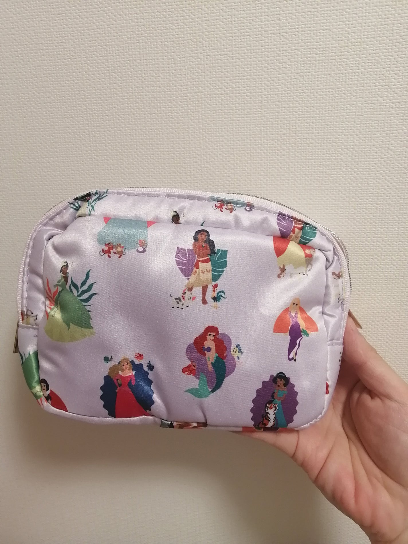 ゆりんご on LIPS 「最近購入した雑誌です✨プリンセスのポーチが大人可愛くて釣られま..」(2枚目)