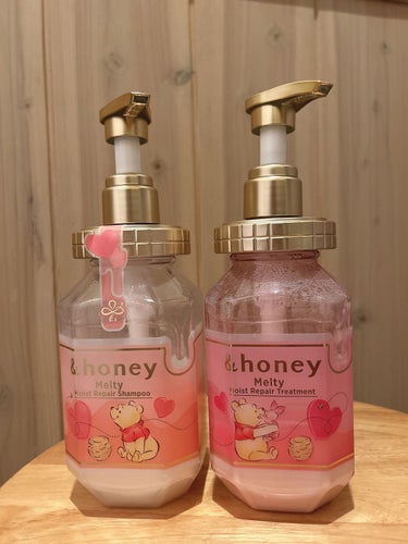 ＆honey Meltyモイストリペア　シャンプー・トリートメント

ぷーさんコラボのパッケージにひかれて購入。
使い終わったのでレビューしていきます。

 これのシャンプー・トリートメントにはいくつか