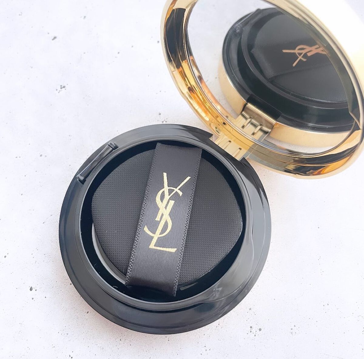 ラディアント タッチ グロウパクト/YVES SAINT LAURENT BEAUTE/クッションファンデーションを使ったクチコミ(2枚目)