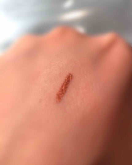 VAVI MELLO ダブルフィックススリムアイライナーのクチコミ「こんにちは!
今回はバビメロのdouble fix slim eyelinerの01番を紹介し.....」(2枚目)