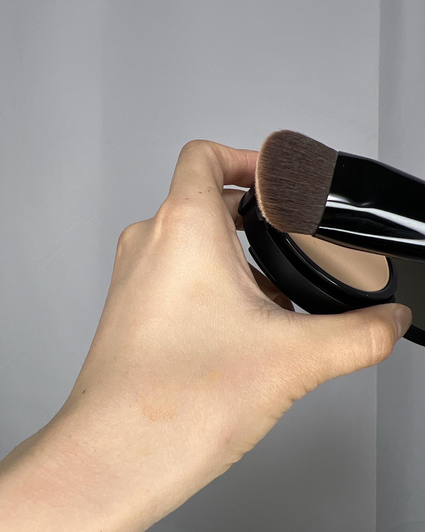 リュクス パフォーマンス ブラシ/bareMinerals/メイクブラシを使ったクチコミ(6枚目)