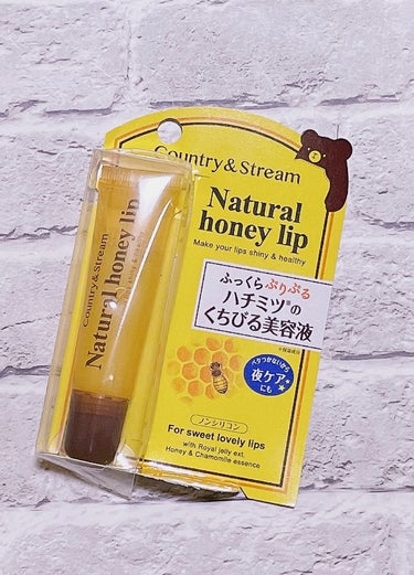 カントリー&ストリーム
ハニーフルリップ


☑︎ほんのりハチミツの香り🍯


ふっくらぷりぷる ハチミツ（保湿成分）の
くちびる美容液✨




〜商品の説明〜

唇の乾燥・荒れを防ぎ、
うるおいを与