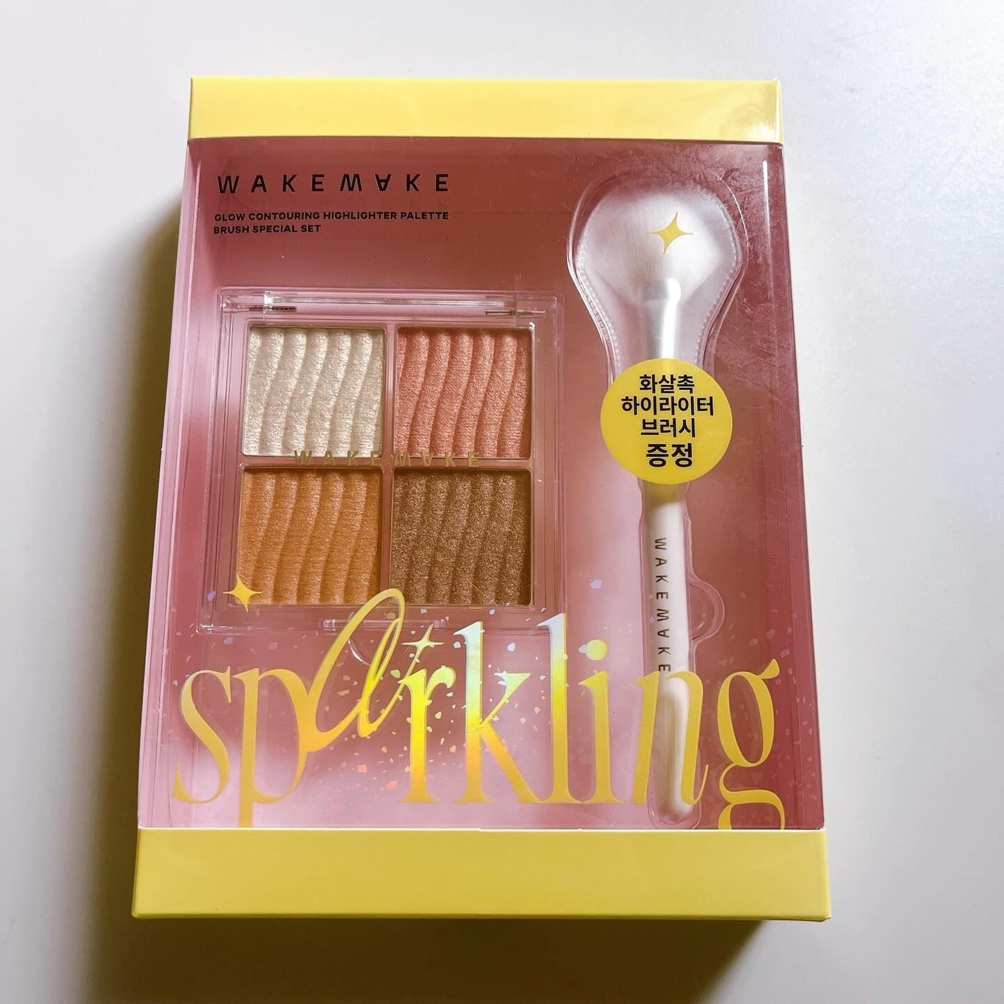 グロウコントゥアリングハイライターパレット/wakemake/パウダーハイライトを使ったクチコミ(2枚目)