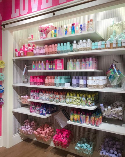 口紅/victoria's secret (ヴィクトリアズシークレット)/口紅を使ったクチコミ(4枚目)