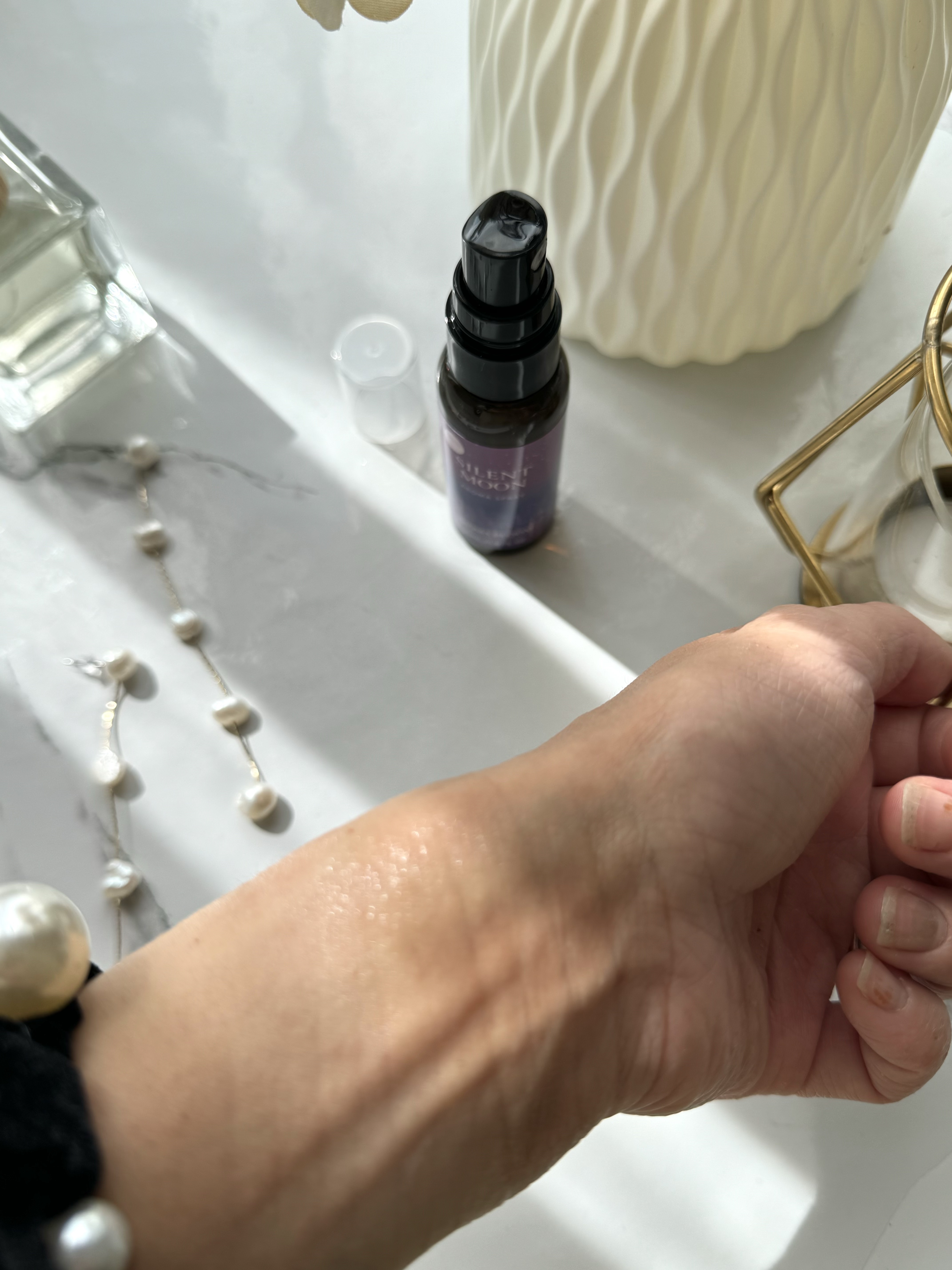 アロマスプレー サイレントムーン/アロマブルーム/ルームフレグランスを使ったクチコミ（2枚目）