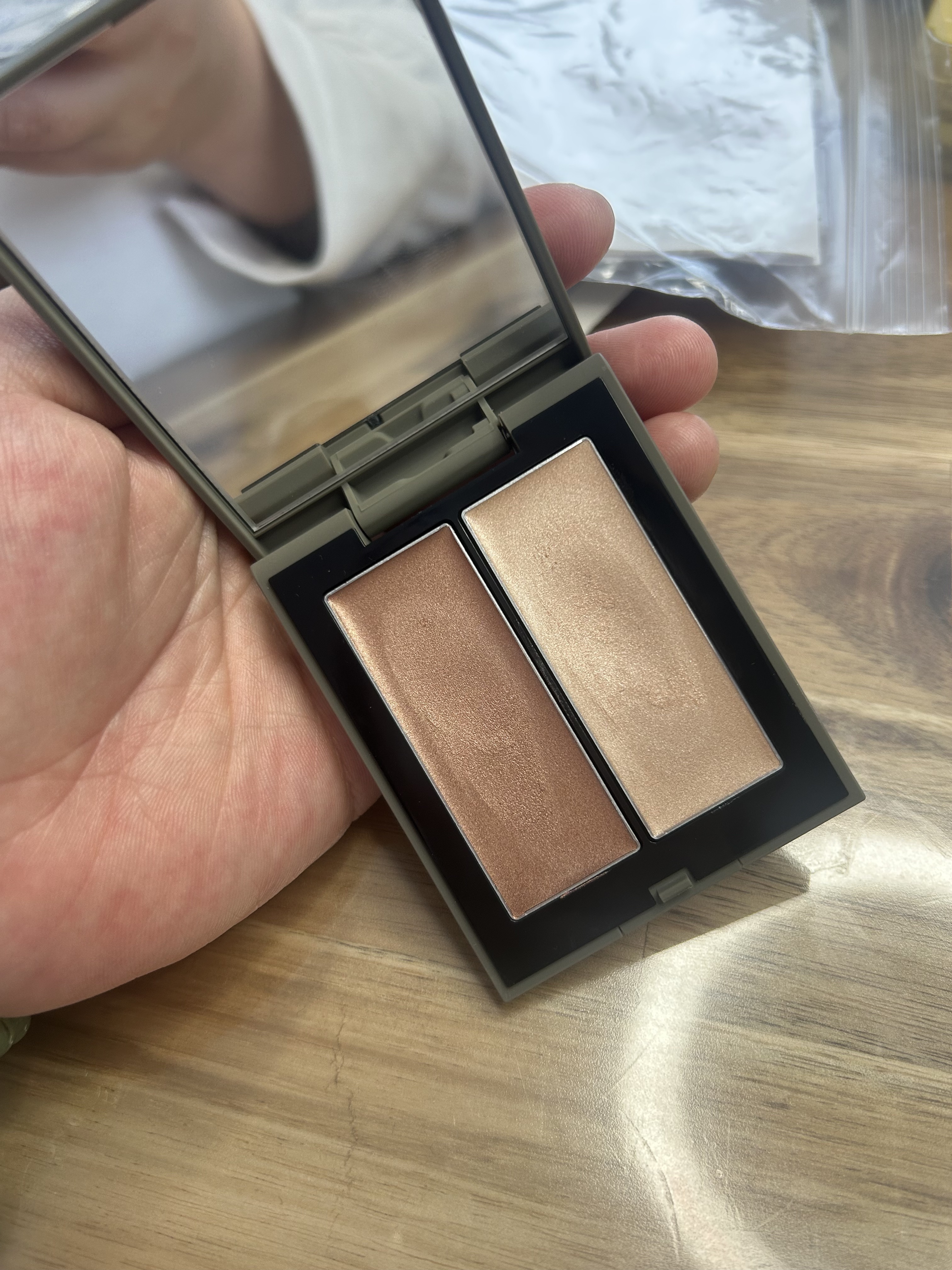 THREE シマリング グロー デュオ/THREE/クリームハイライトを使ったクチコミ（1枚目）