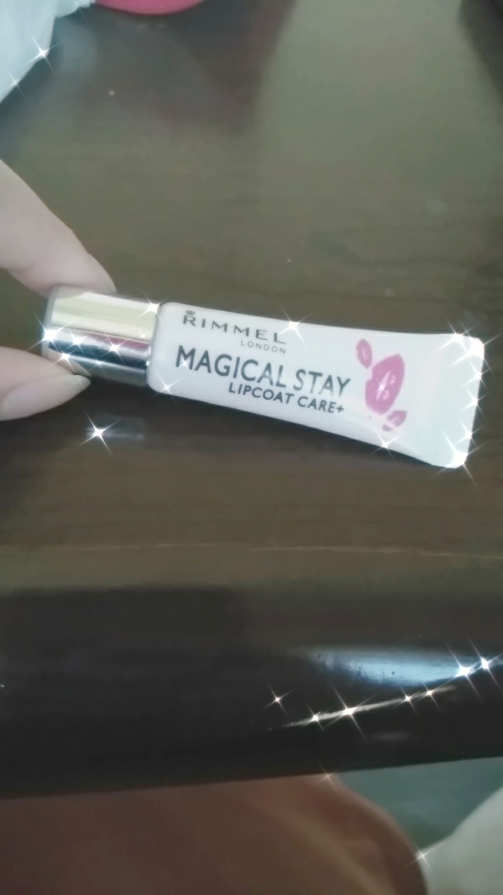 マジカルステイ リップコート ケアプラス/リンメル ロンドン/リップオイルを使ったクチコミ（1枚目）