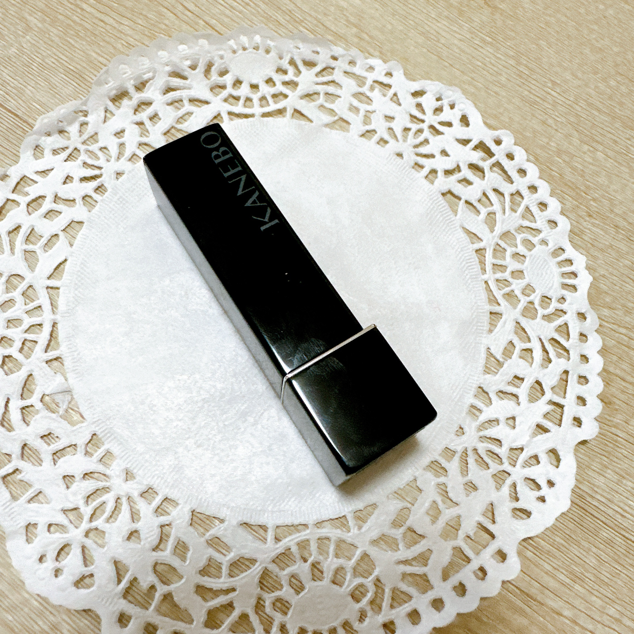 ルージュスターヴァイブラント V04 Core Red/KANEBO/口紅を使ったクチコミ（2枚目）