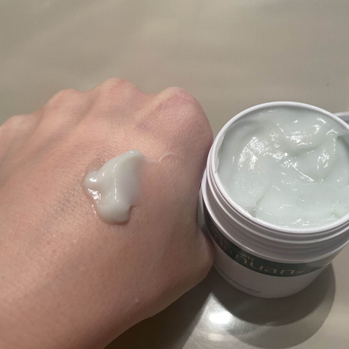 マニュアン/カシー ボザール マニュアン/ハンドクリームを使ったクチコミ（3枚目）