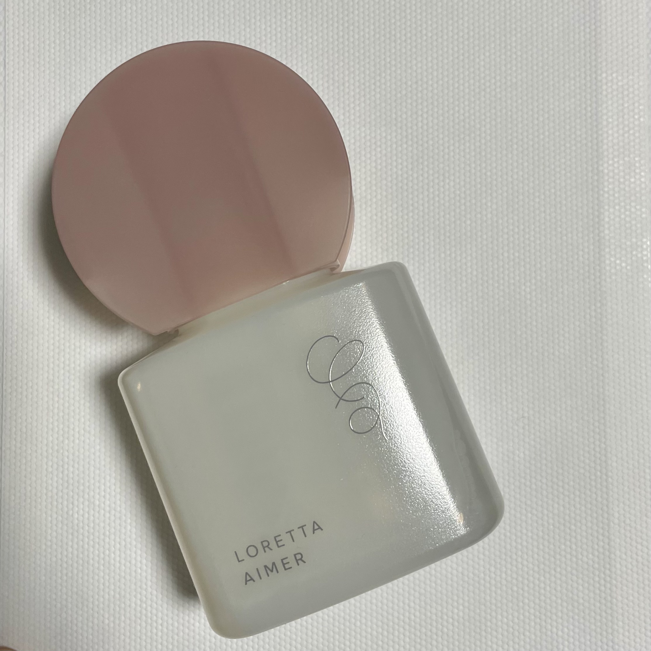 匂いがほんと大好き、ホワイトビターの香りが爽やか！
ミストだからベタつきがなく使いやすい！
絡まりやすい髪ですがサラサラになりました！
#はじめての投稿