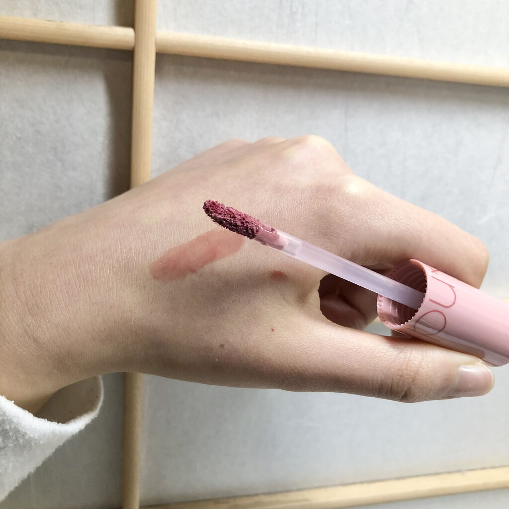 ジューシーラスティングティント/rom&nd/リップティントを使ったクチコミ（3枚目）