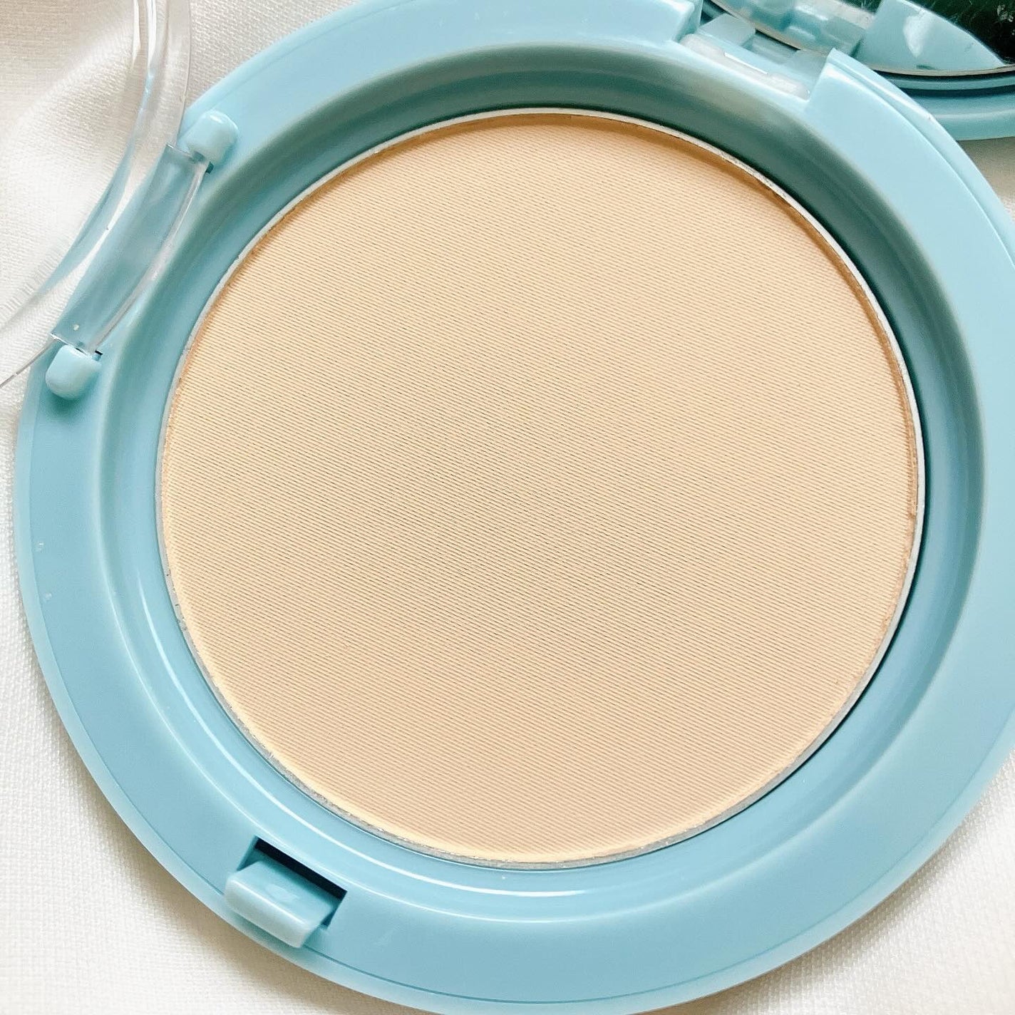 スムースフィットファンデーション/mileda/パウダーファンデーションを使ったクチコミ(4枚目)