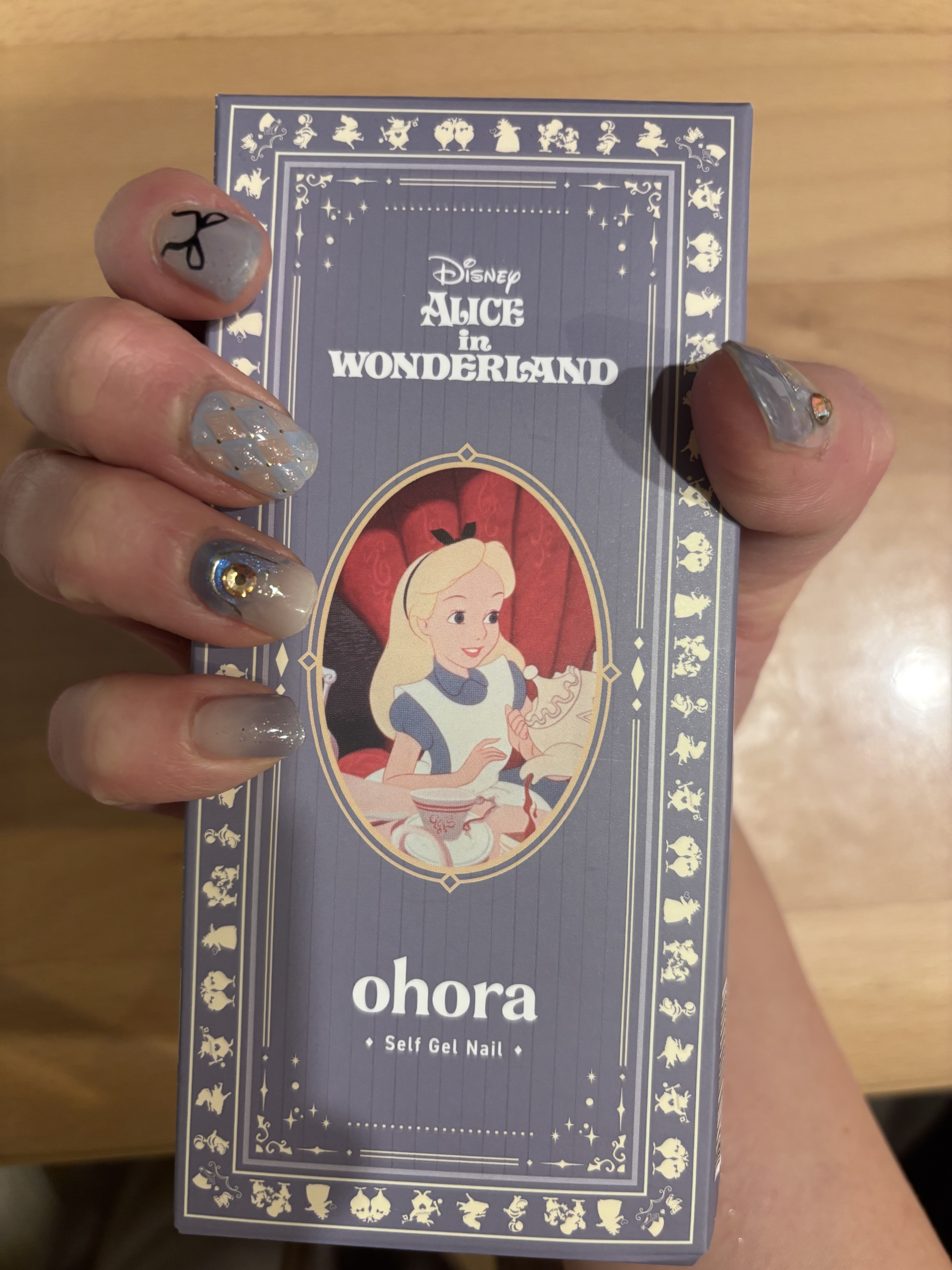 セミキュアジェルネイル（ハンド） N Alice‘s Journey/ohora/ネイルシールを使ったクチコミ（1枚目）