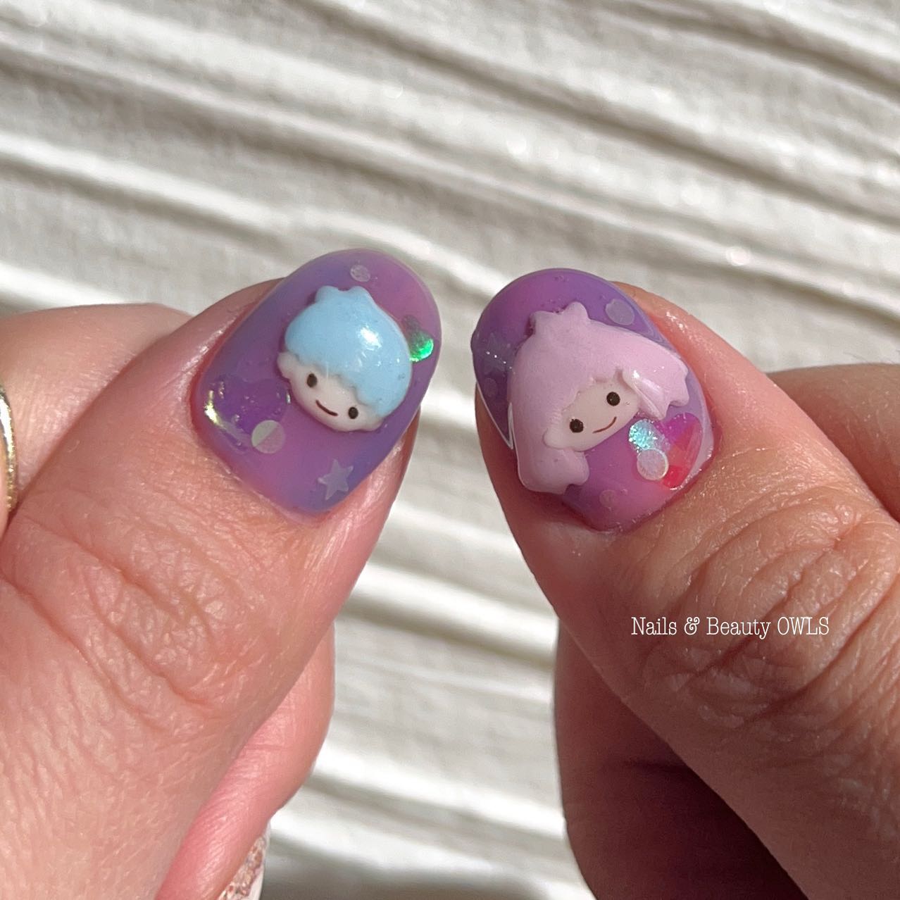 ぴよこれいと あうるす on LIPS 「キキララネイル。リトルツインスターズ?キキララの方が可愛いのに..」(2枚目)