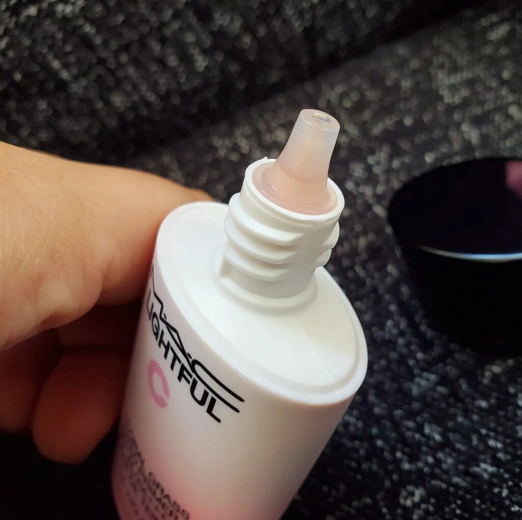 ライトフル Ｃ＋ティンティッド プライマーSPF45(PA++++)/M・A・C/化粧下地を使ったクチコミ（1枚目）