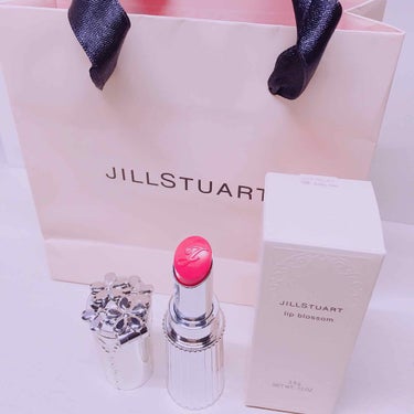 JILLSTUART
*
*
*
久しぶりのデパコス投稿♡
38番です!!
おすすめは34番だったんですけどもう少し
濃い色が欲しくてこれにしました（´-`）.｡o♡

ところでデパコスってすごいですよ