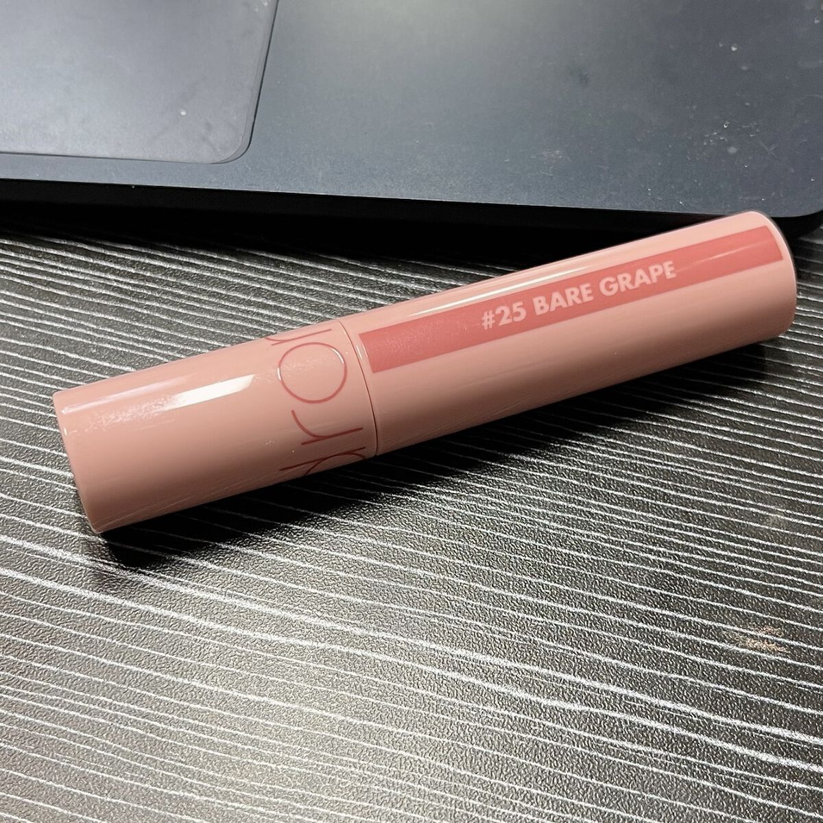 ジューシーラスティングティント/rom&nd/リップティントを使ったクチコミ（2枚目）