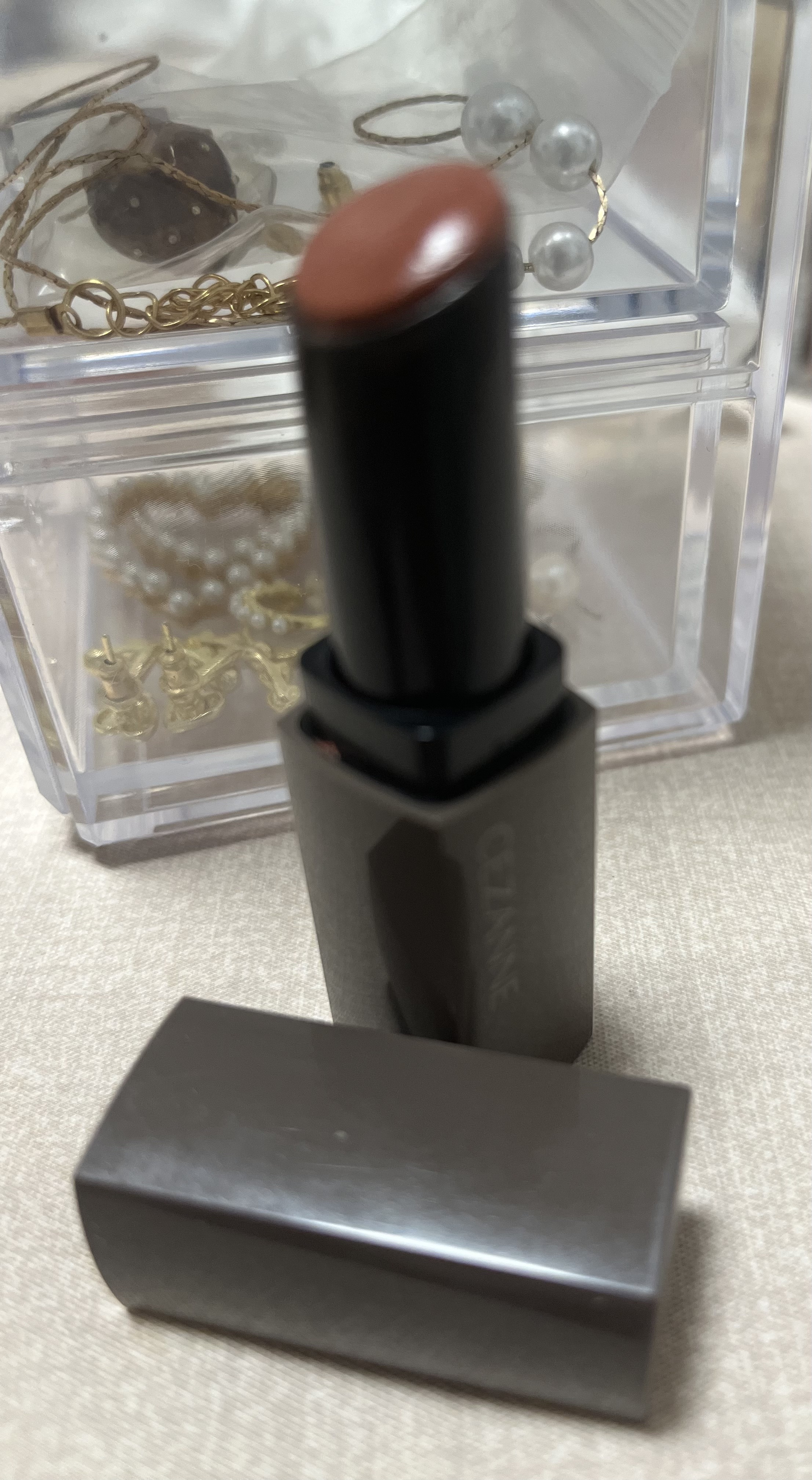 セザンヌシリーズ

過去の物も載せています🙏
お付き合いください✨

CEZANNEベージュトーンアイシャドウ03
ピンクメイクの時もオレンジメイクの💄の合わせでもどちらにも合うアイシャドウでつけやすくラメも細かいので50代でもつけやす