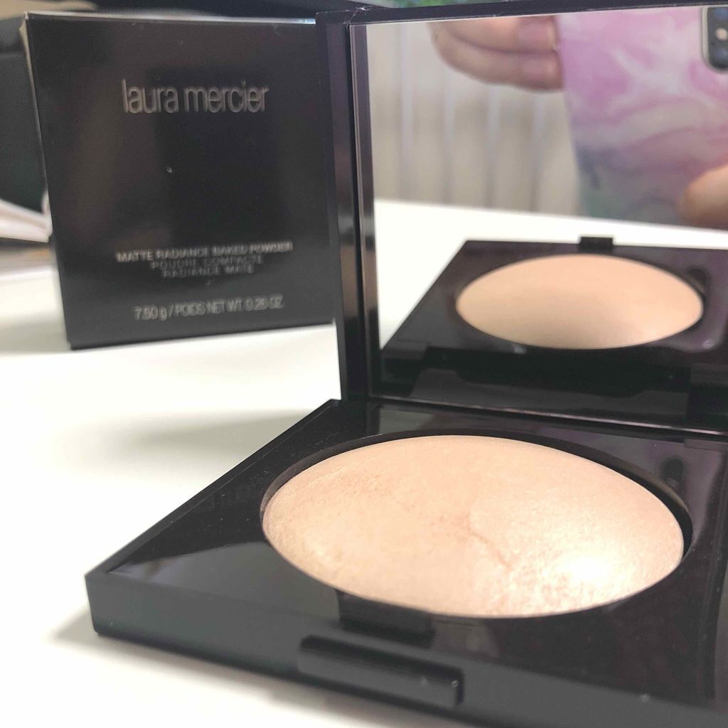 マットラディアンス ベイクドパウダー ハイライト01/ローラ メルシエ/パウダーハイライトを使ったクチコミ（1枚目）