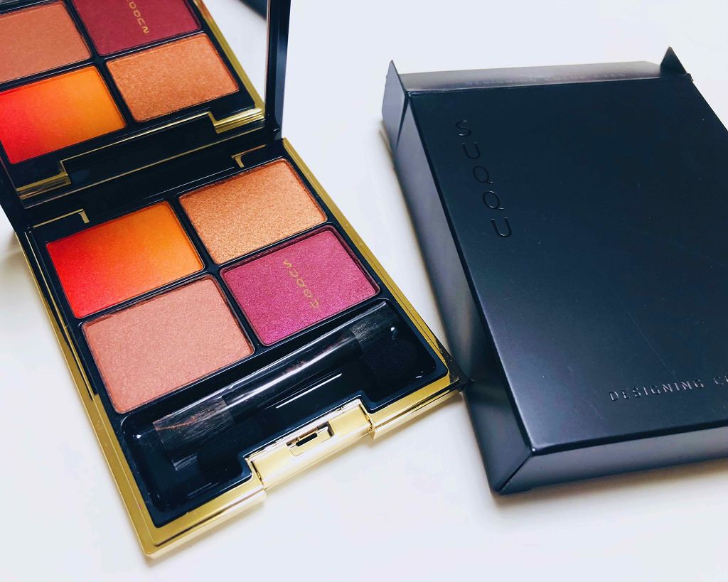 🐟SUQQU デザイニングカラーアイズ 

116 灼陽砂 SHAKUYOUSA 

この商品は少し前のイギリスのSUQQU限定商品です

可愛すぎやしませんか？

私の中でオレンジから赤へのグラデ、ラメの上品さ、発色、全て100点満点な