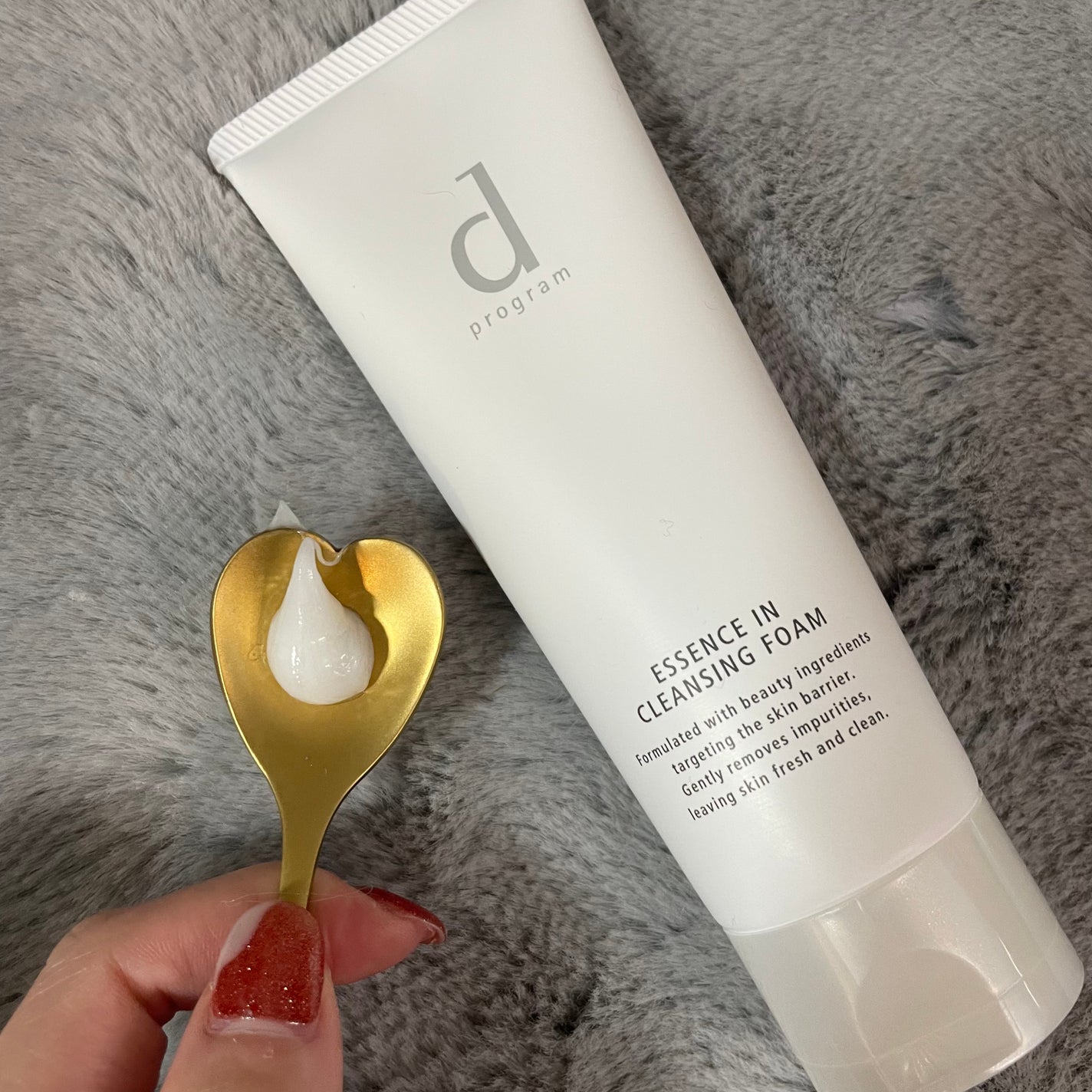 エッセンスイン クレンジングフォーム/d プログラム/洗顔フォームを使ったクチコミ(3枚目)