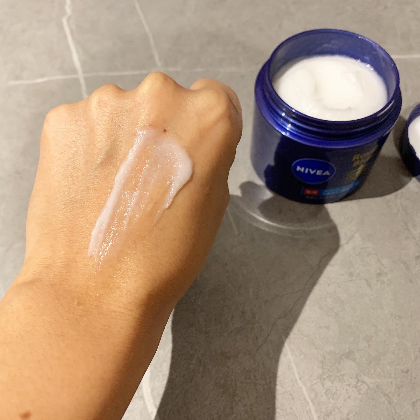 ニベア ロイヤルブルーボディクリーム うるおい密封ケア/ニベア/ボディクリームを使ったクチコミ（2枚目）