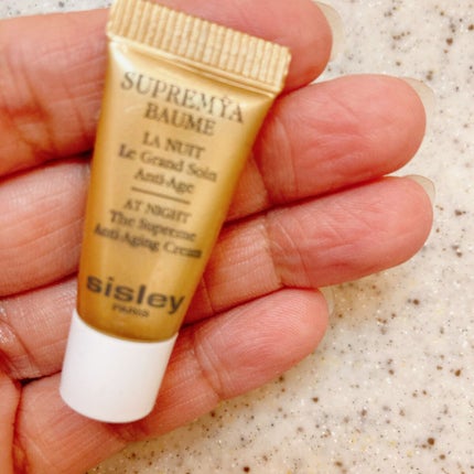 シスレー スプレミヤ バームのクチコミ「サンプル使用です
この量で4000円分って…
まず買うことができないシスレーをラインで試してみ.....」(3枚目)