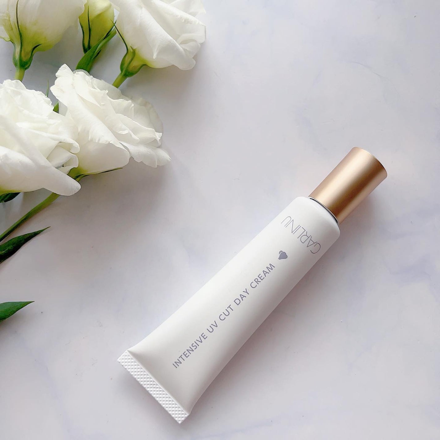 yocco on LIPS 「暑い毎日が続き紫外線が強いこの季節に必須の日焼け止めクリーム☀..」(1枚目)