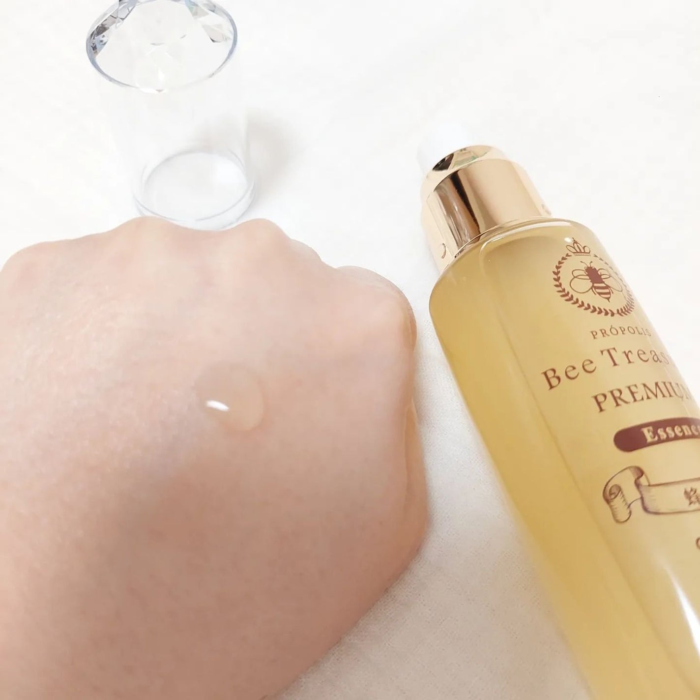 PREMIUM 蜂の彩エッセンス/Bee Treasure/美容液を使ったクチコミ(3枚目)