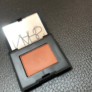 シングルアイシャドー/NARS/単色アイシャドウを使ったクチコミ（2枚目）