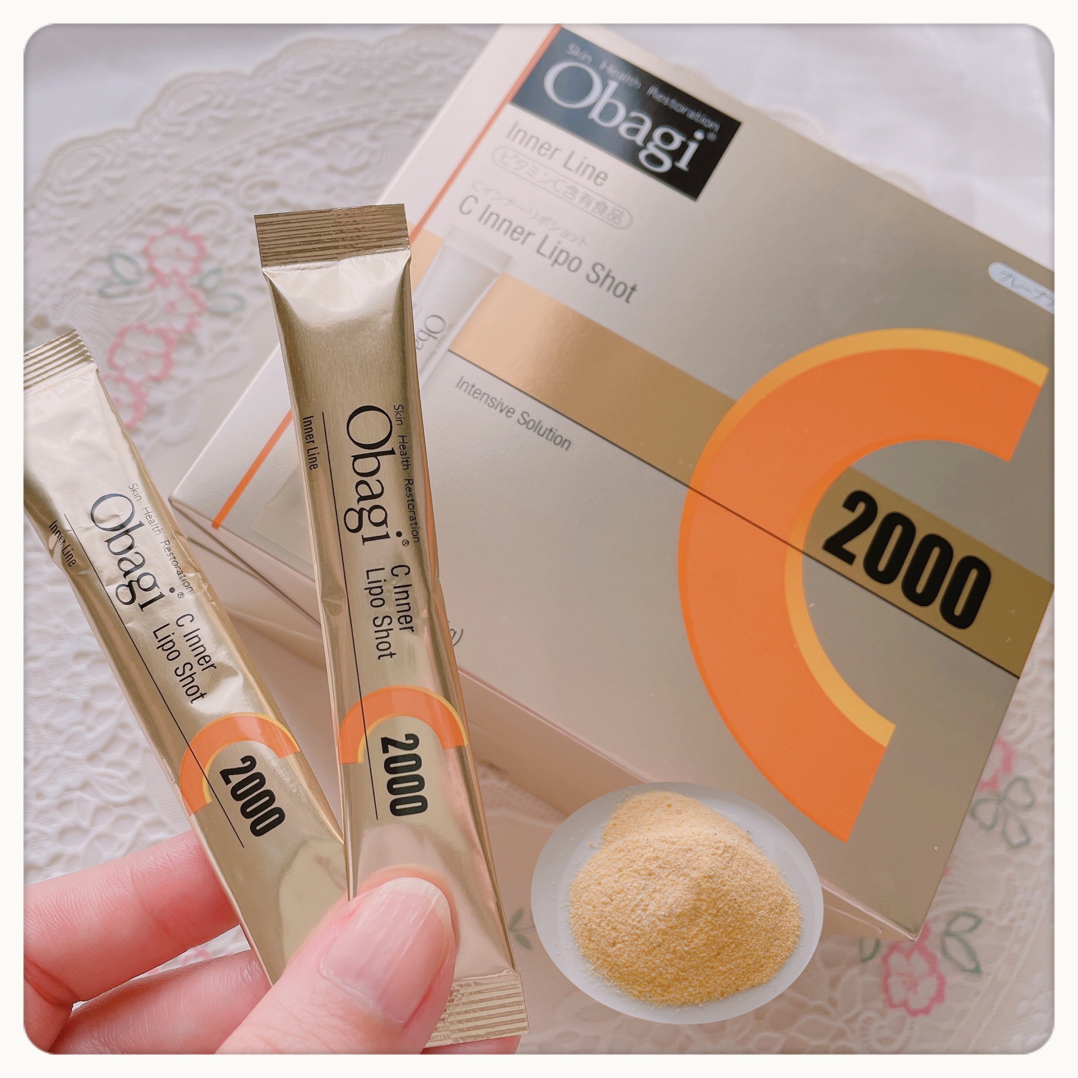 こんにちは😊
いつもいいねありがとうございます🍀

 
最近、気になって飲み始めた
『オバジC インナーリポショット』✨
 
リポソームビタミンC・ピュアビタミンC
持続型ビタミンCの3種を配合した
「飲む高濃度ビタミンC」📝
 
さ