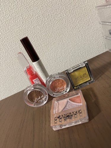 UR GLAM　POWDER EYESHADOW ブライトイエロー/U R GLAM/シングルアイシャドウを使ったクチコミ（2枚目）