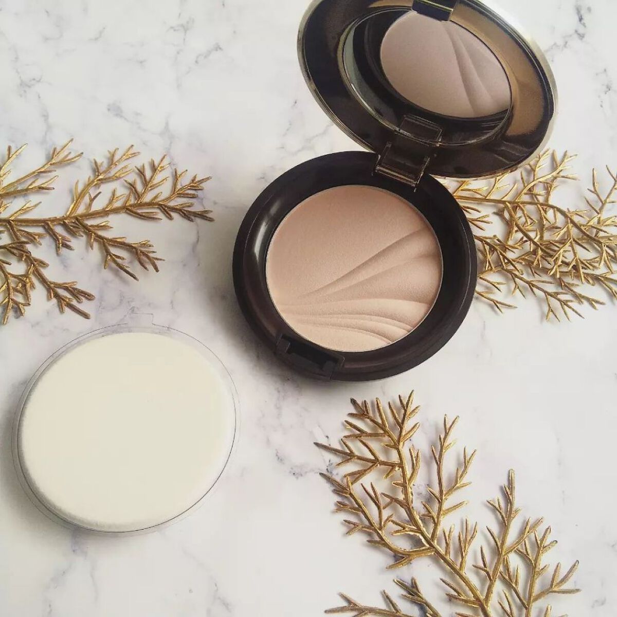 フェイスアップ プレストパウダー SPF23 / PA++/COVERMARK/プレストパウダーを使ったクチコミ(1枚目)