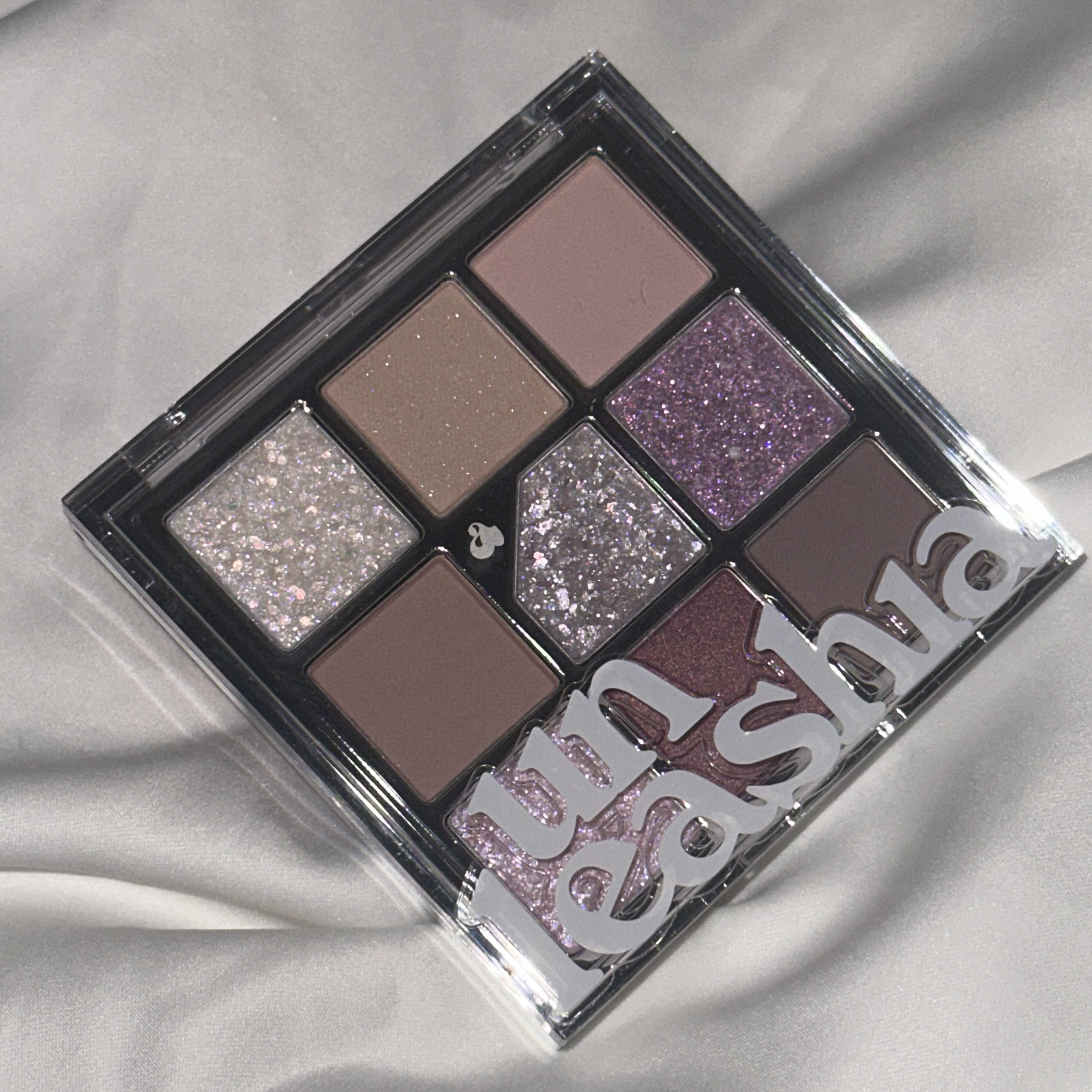 グリッターペディアアイパレット N°4オールラベンダーフォグ/unleashia/アイシャドウパレットを使ったクチコミ（2枚目）