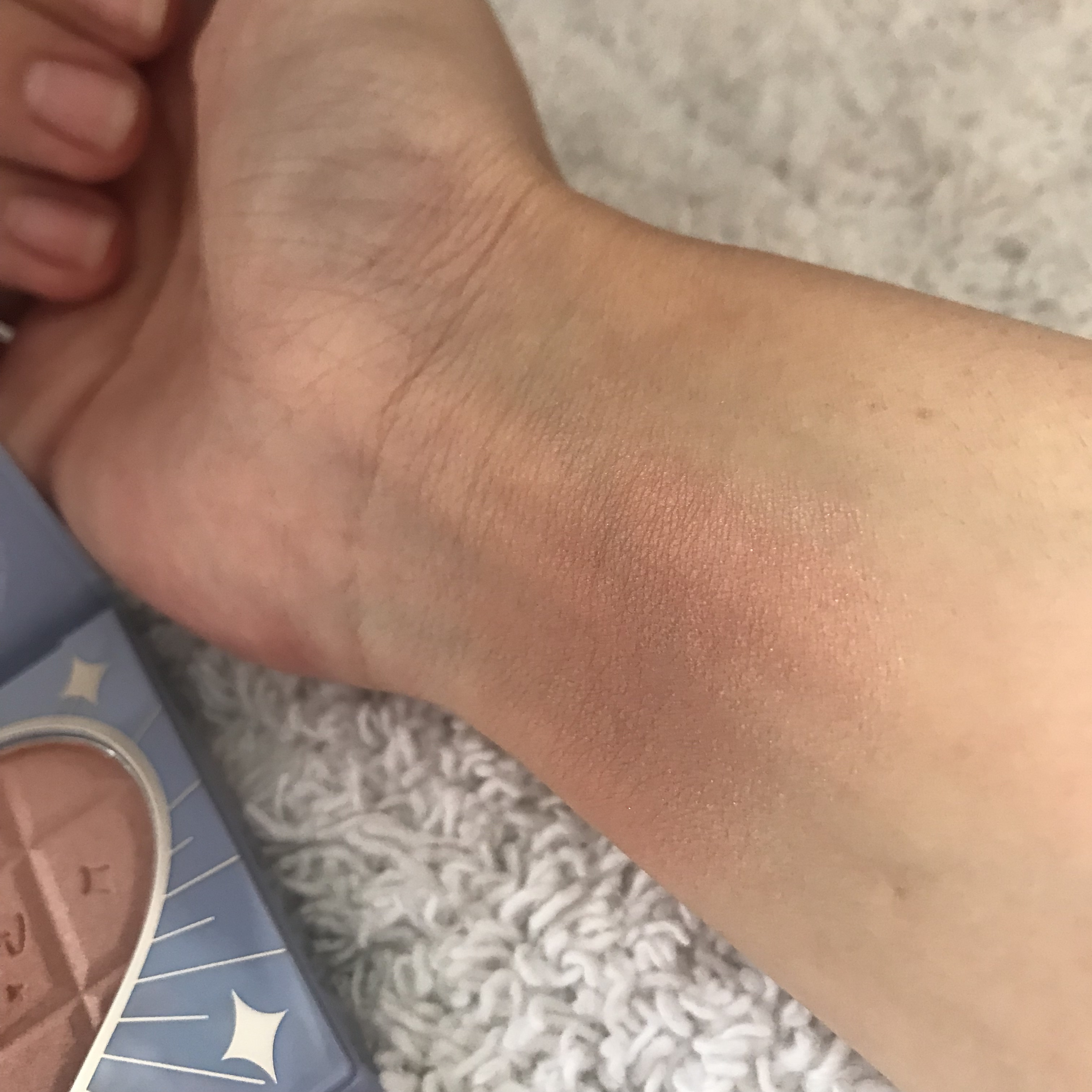 Love Bear ブラッシュ アーモンドチョコレート/FlowerKnows/パウダーチークを使ったクチコミ（3枚目）