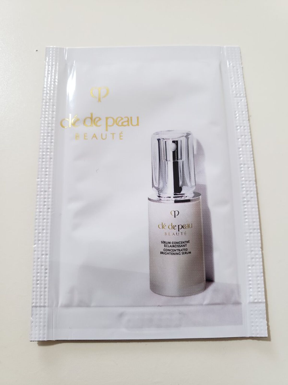 セラムコンサントレエクレルシサンｎ/クレ・ド・ポー ボーテ/美容液を使ったクチコミ（1枚目）