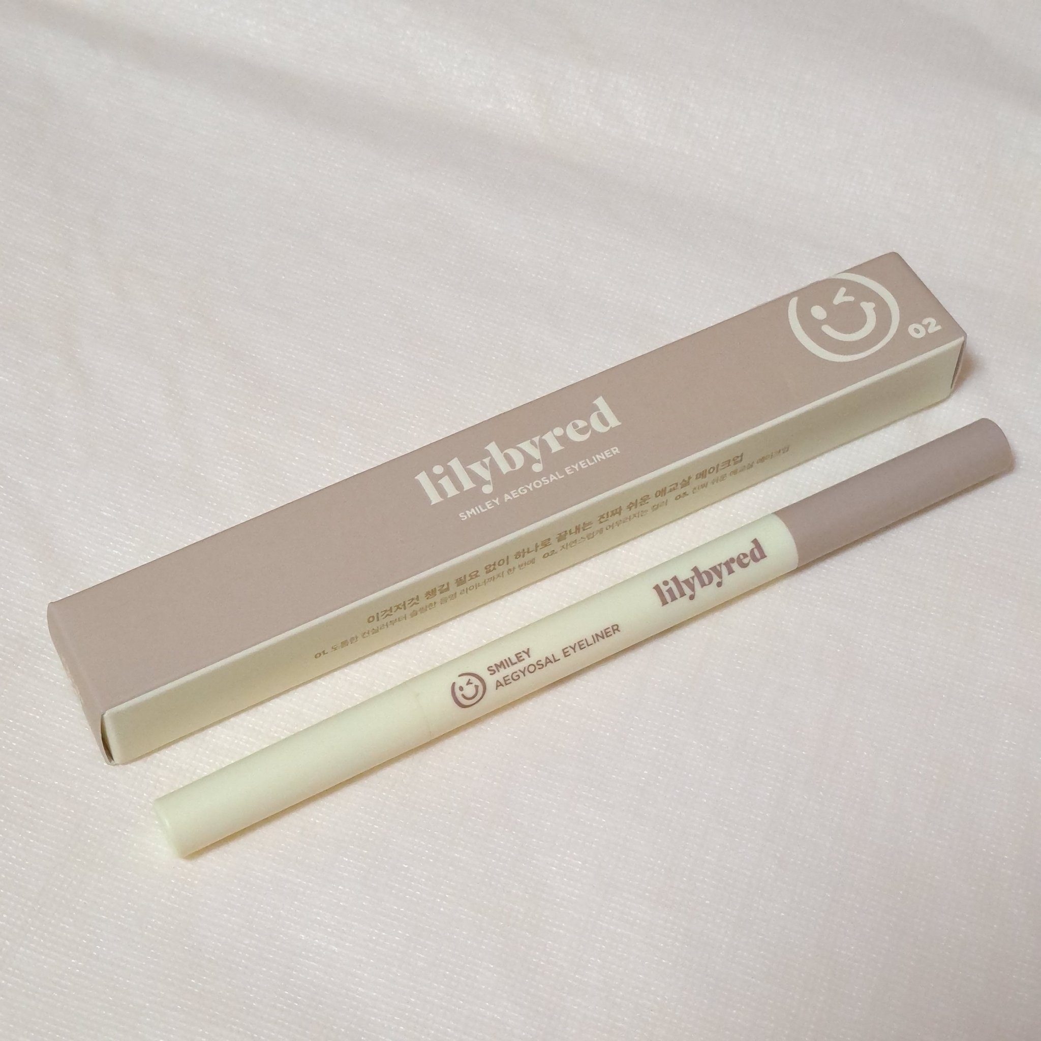 lilybyred スマイリー涙袋アイライナーのクチコミ「日本語の勉強のついでに、
使ったコスメのレビューなどを気軽に残したかったので☺️


lily.....」（2枚目）