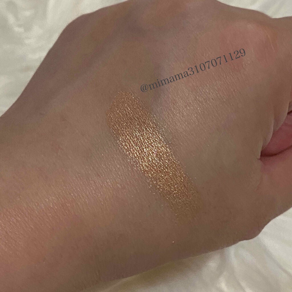 リュクス イルミネイティング パウダー/BOBBI BROWN/パウダーハイライトを使ったクチコミ(2枚目)