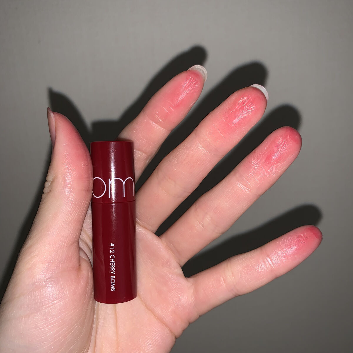 ジューシーラスティングティント/rom&nd/リップティントを使ったクチコミ（2枚目）