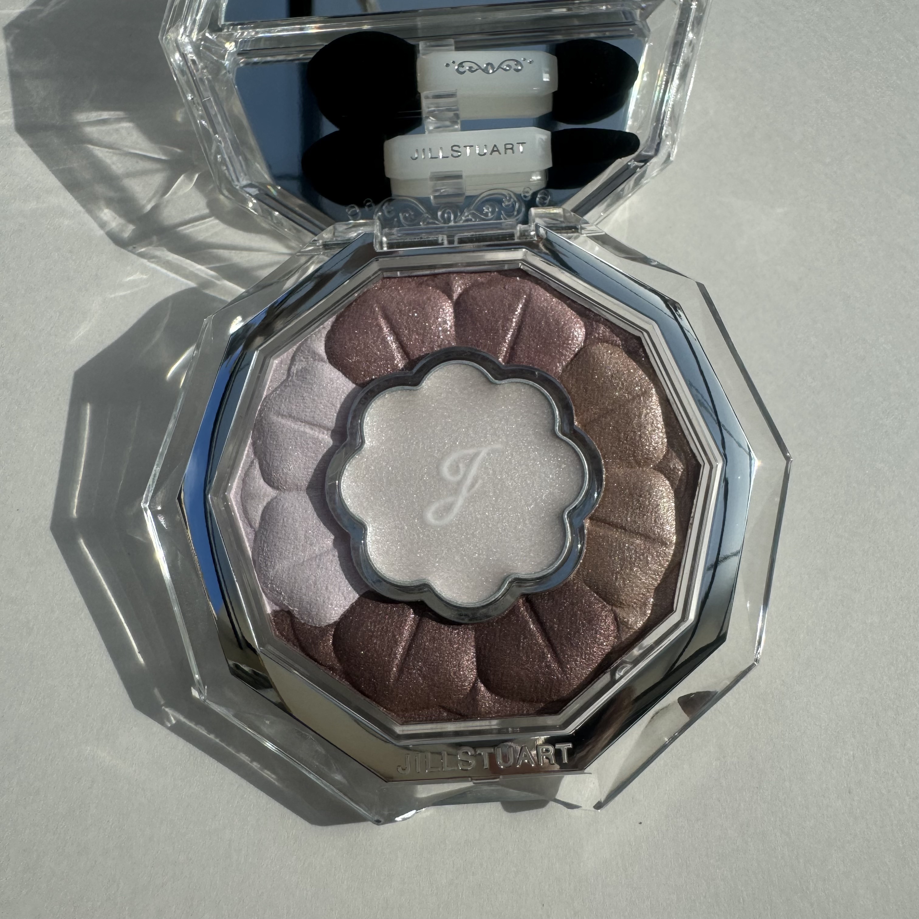 ジルスチュアート ブルームクチュール アイズ/JILL STUART/アイシャドウパレットを使ったクチコミ（1枚目）