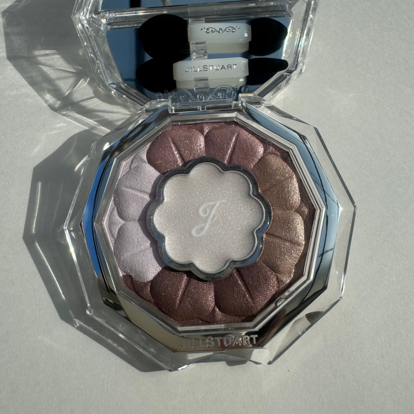 ジルスチュアート ブルームクチュール アイズ/JILL STUART/アイシャドウパレットを使ったクチコミ(1枚目)