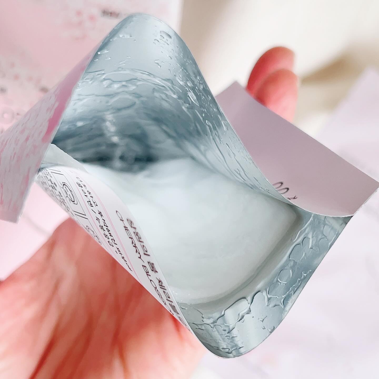 チェリーブロッサム コラーゲンマスク/REACNF/シートマスク・パックを使ったクチコミ（3枚目）