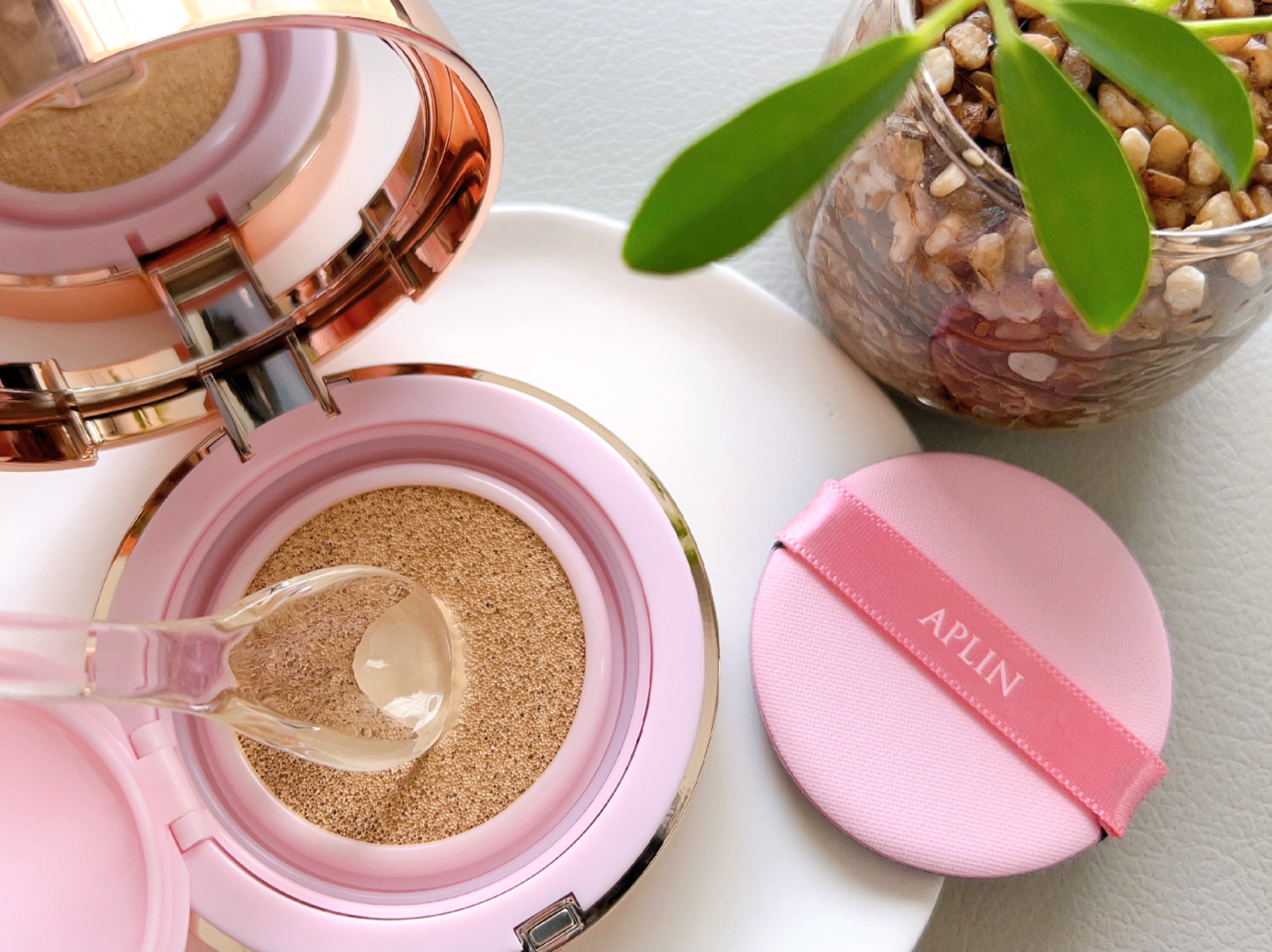 ピンクティーツリーカバーアップグロウクッション 23号 ウッディベージュ/APLIN/クッションファンデーションを使ったクチコミ（3枚目）