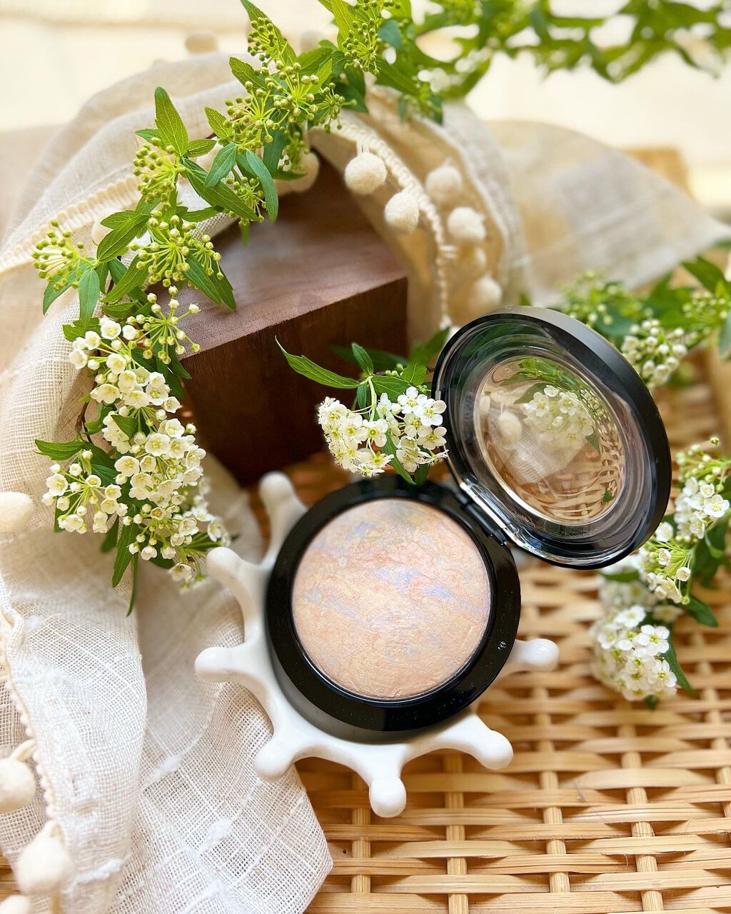 ペダル on LIPS 「【M•A•Cミネラライズスキンフィニッシュライトスカペード】目..」(2枚目)