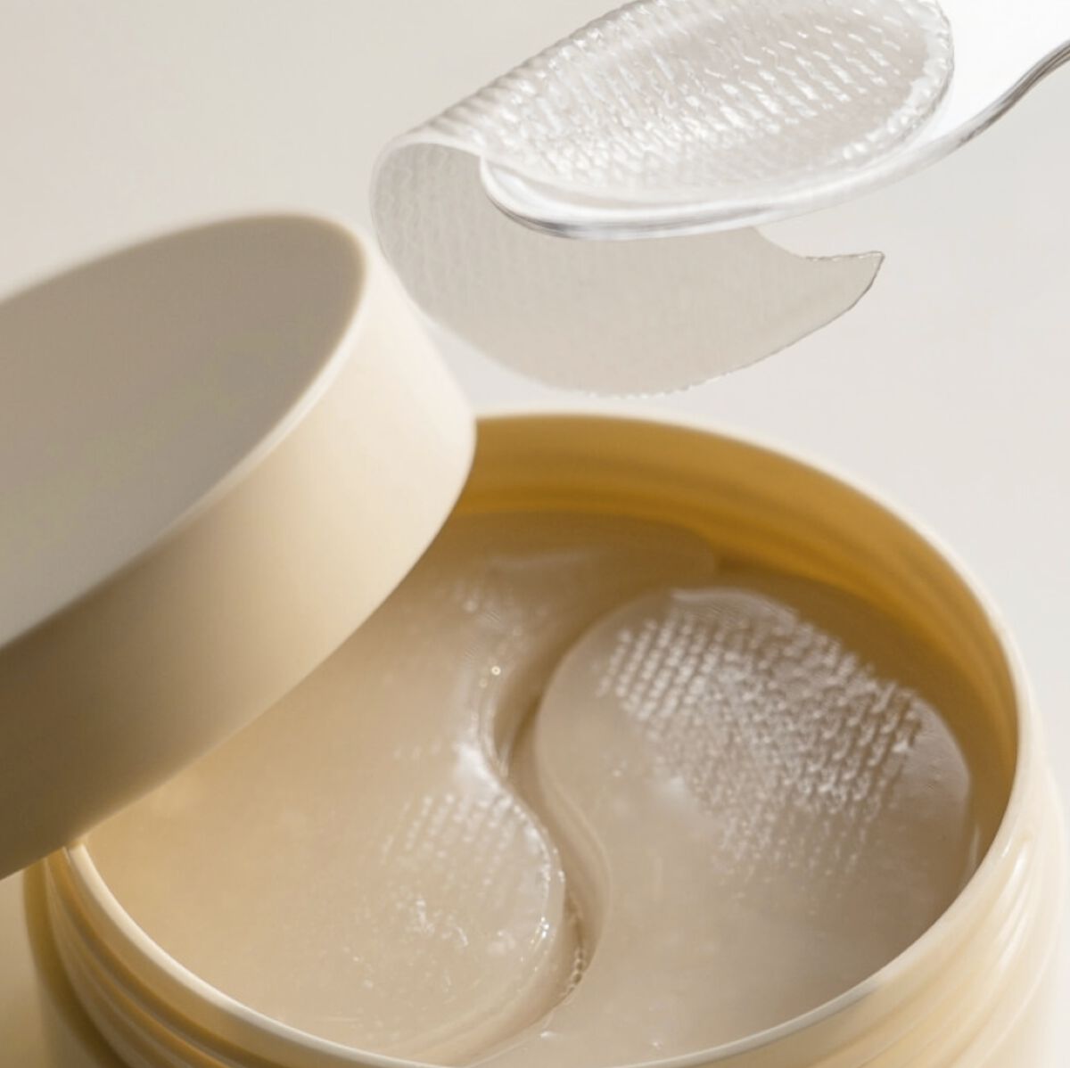 コラーゲンアイパッチ  復活草ゼリー/Abib /シートマスク・パックを使ったクチコミ（2枚目）