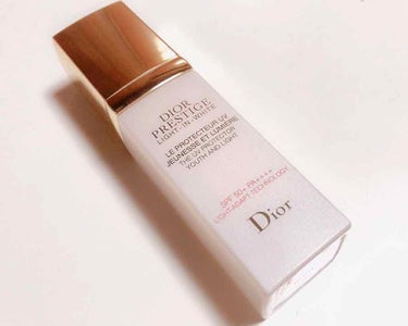 .

Dior / プレステージ ホワイト ル プロテクター ルミエール UV


初投稿です。よろしくおねがいします😌💗
愛情込めてレビューしていきたいと思うので、
長くなりますがお付き合いください！