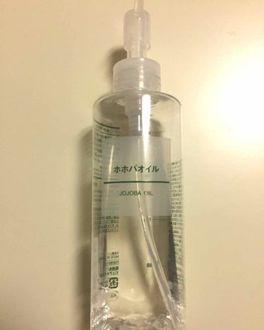 無印良品 ホホバオイル 200ml 2500円


話題の商品。気になり購入しました。
使い続けて半年近く経ちますが、すごくオススメしたい商品です！

使い方は保湿、マッサージ、頭皮のお手入れなど様々で