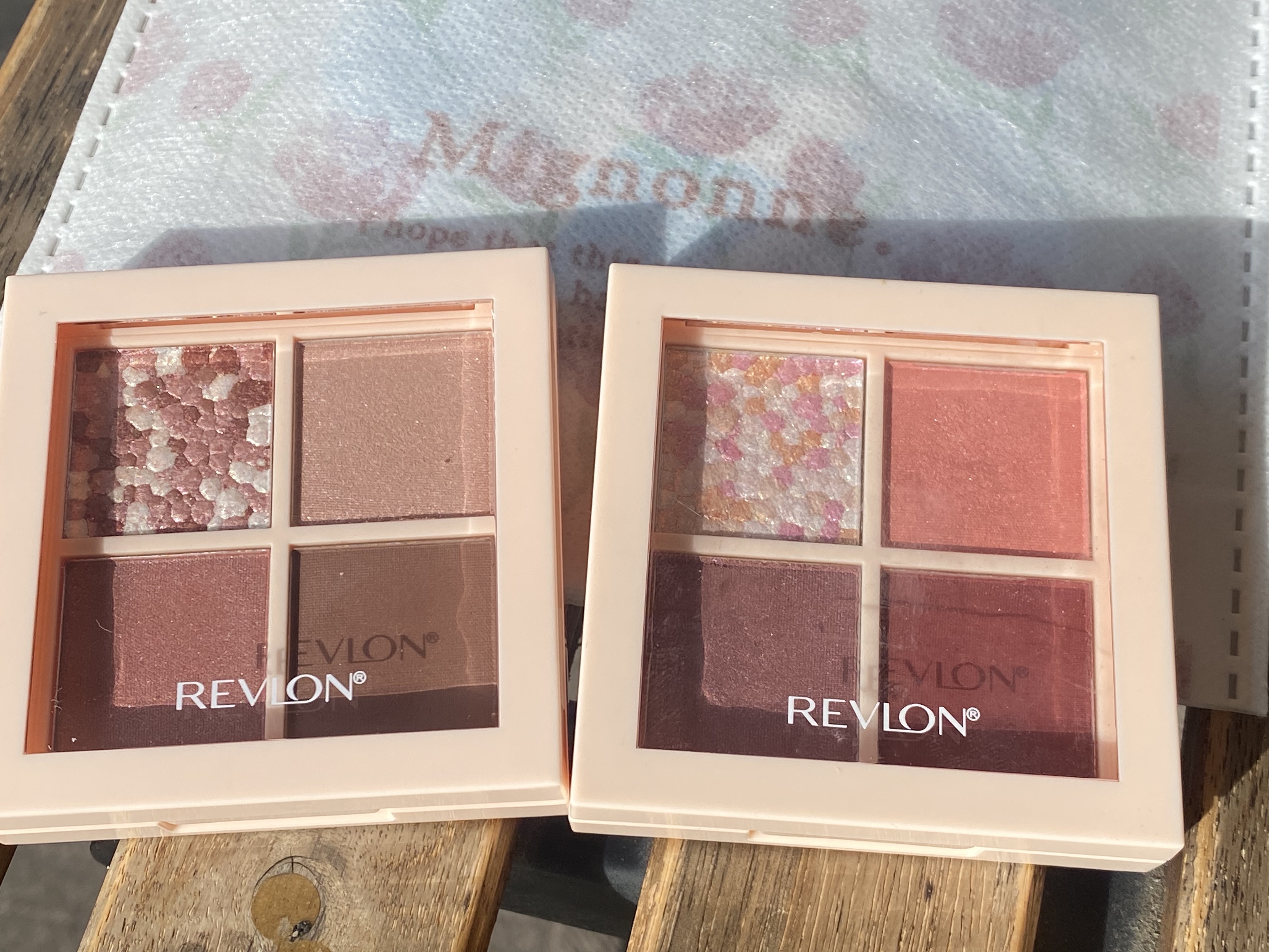 レブロン ダズル アイシャドウ クアッド/REVLON/アイシャドウパレットを使ったクチコミ（1枚目）